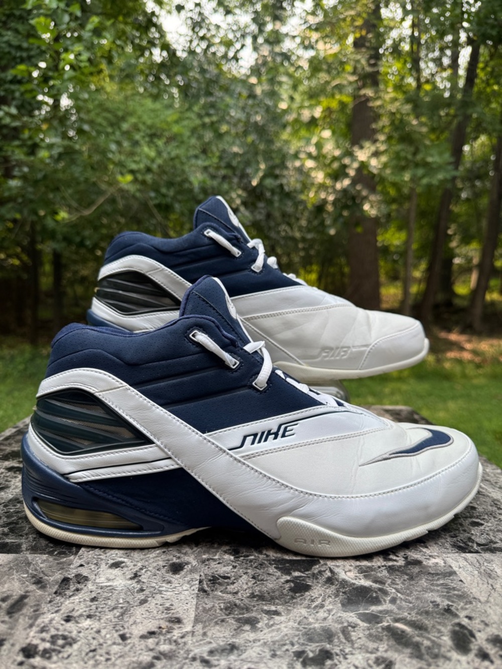 RaRe 2005 Nike  AIR  Size 13 White Blue Vintage Basketball (read)